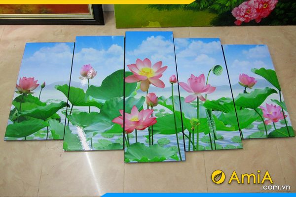 Hình ảnh Mẫu tranh treo tường phòng khách đầm hoa sen đẹp AmiA 915
