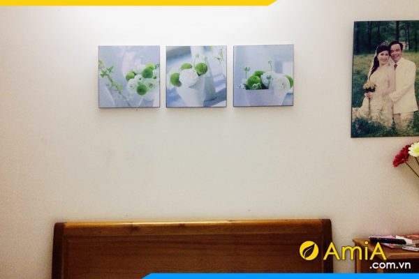 Hình ảnh Tranh treo phòng ngủ bình hoa trắng hoa xanh đẹp AmiA 1172