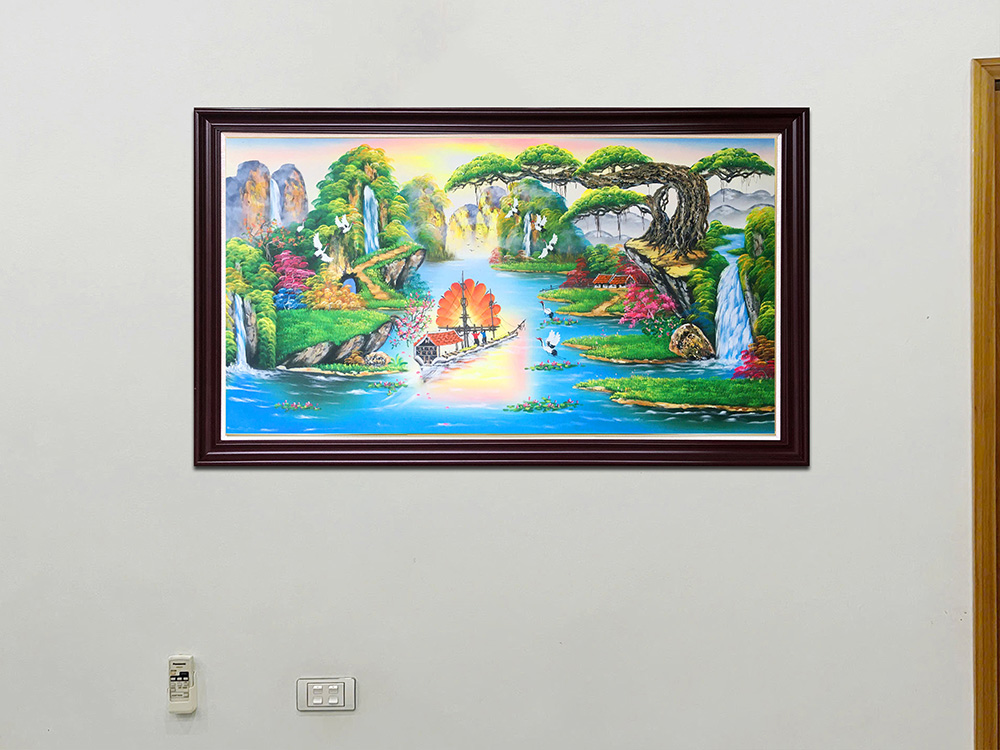 hinh anh tranh son thuy huu tinh son dau tang tan gia
