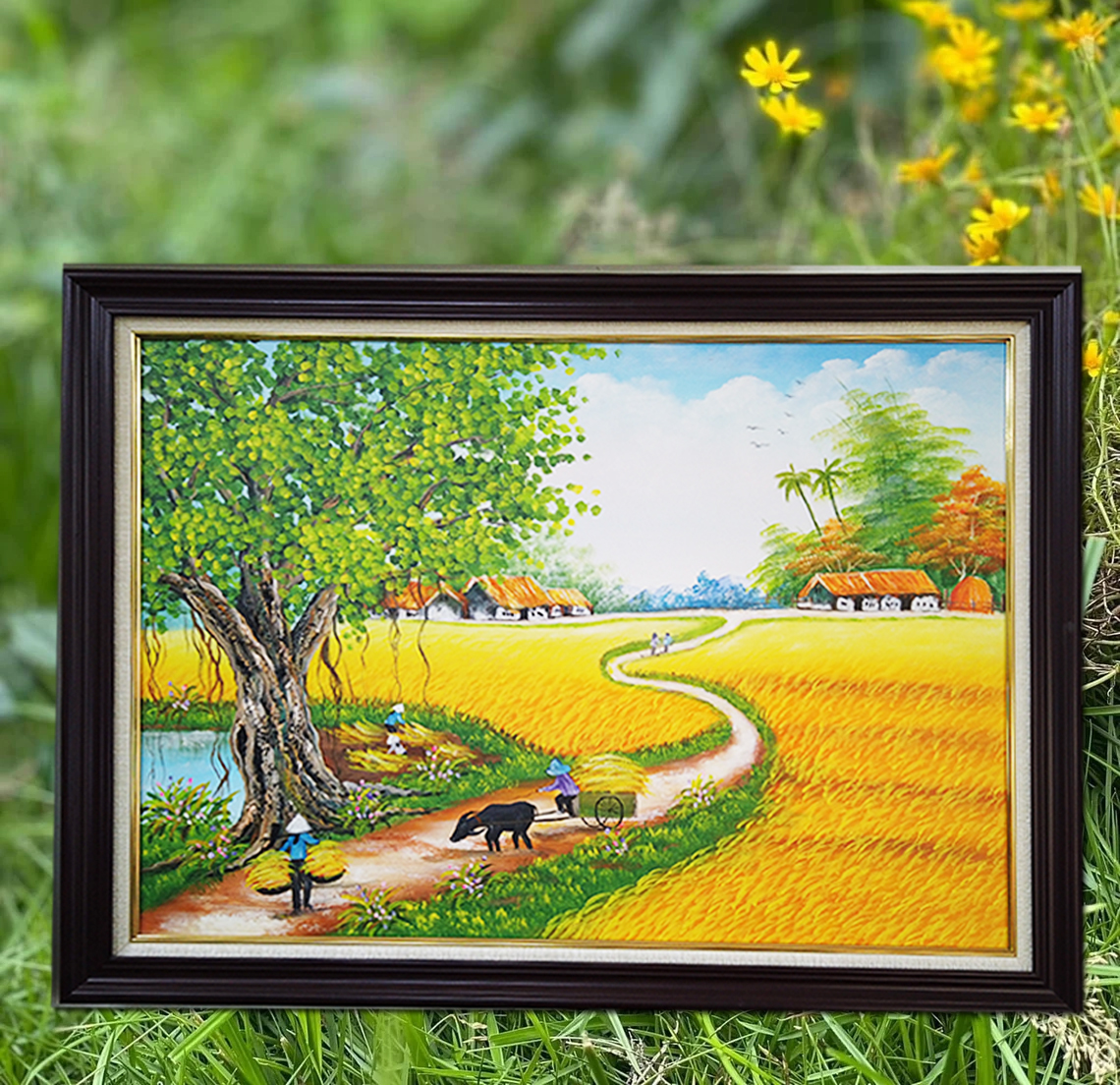 Bức tranh vẽ cảnh đồng quê bát ngát, xa xa là những ngôi nhà rơm mới vàng óng, từng đàn chim báo hiệu mùa màng bội thu, sự no ấm, trù phú. Tranh thích hợp treo phòng khách, phòng làm việc. Đặt tranh 0916225866