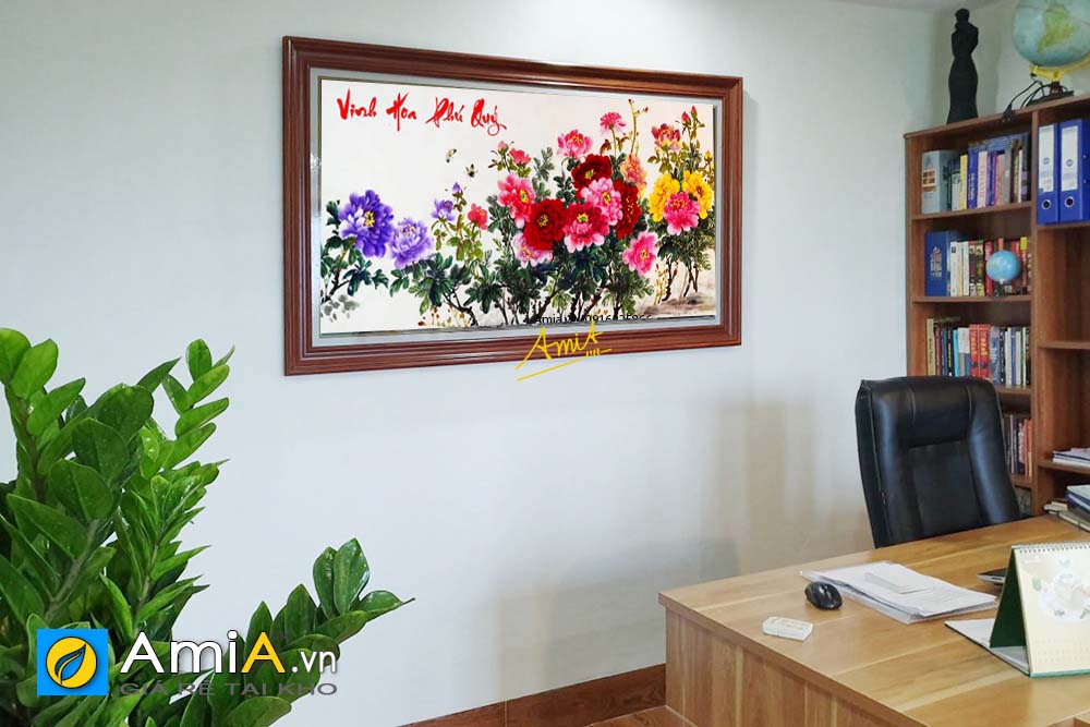 Tranh hoa mẫu đơn phong cách hiện đại hoặc cổ điển đều có thể mang lại sự mới mẻ cho không gian làm việc, từ đó giúp tạo dựng ấn tượng tốt với các đối tác và khách hàng.